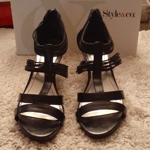 Sexy black strappy heel